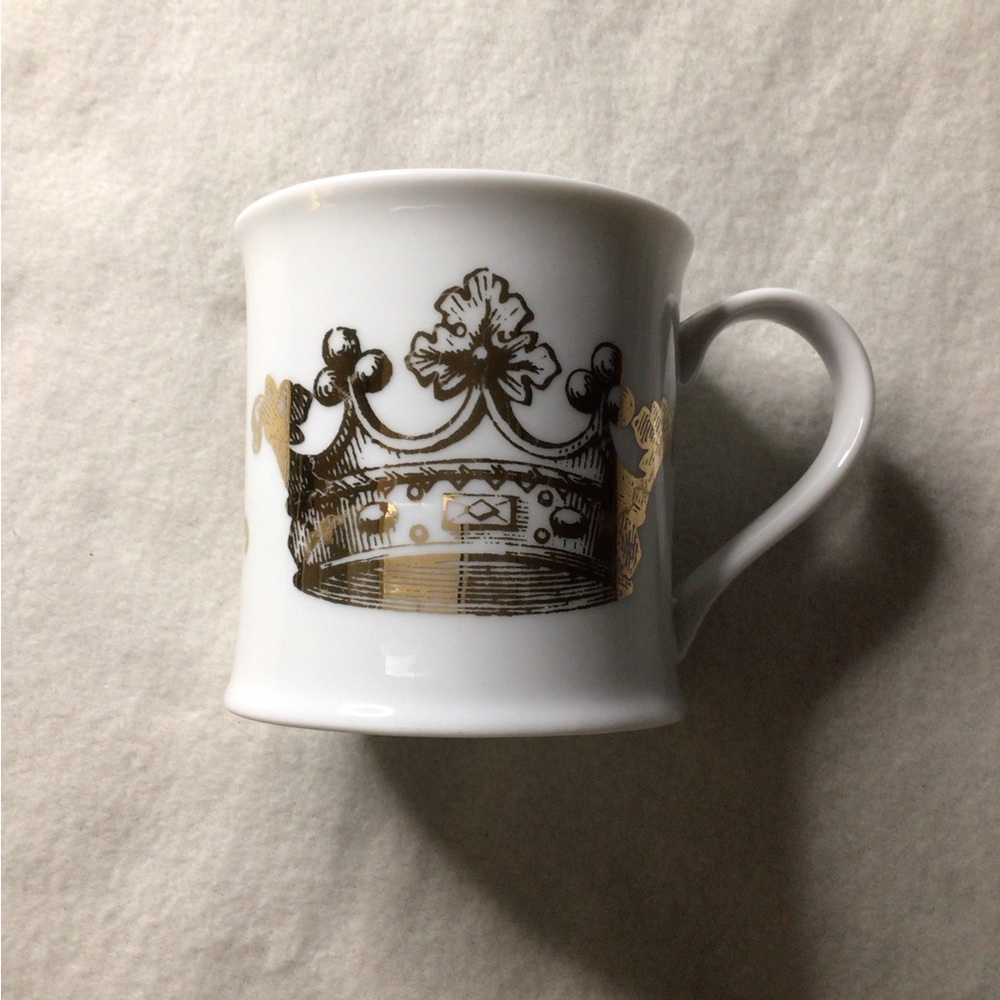 Rosanna Crowns mug white with gold